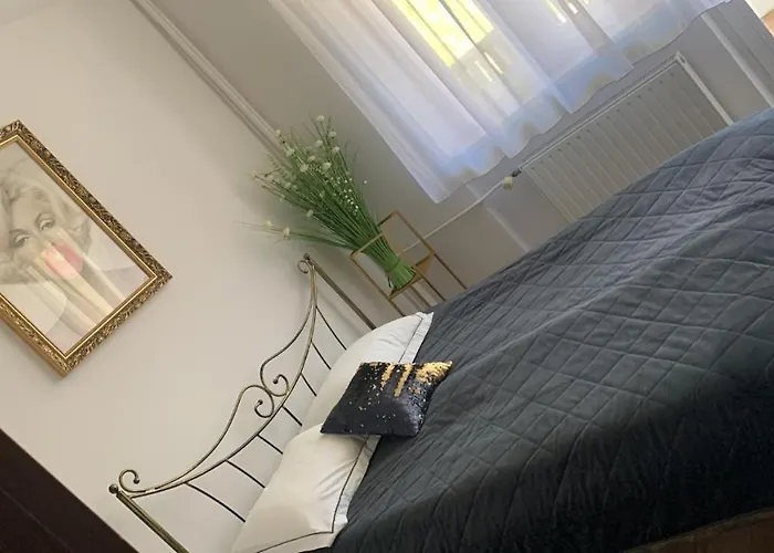 Golden Apartament Legionow