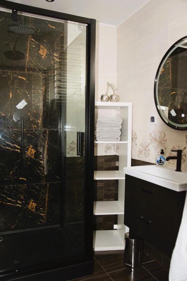 Golden Legionow Apartment